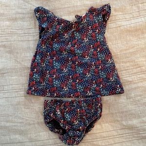 Baby girl short sleeve dress with bloomers. Size 6-12 month.